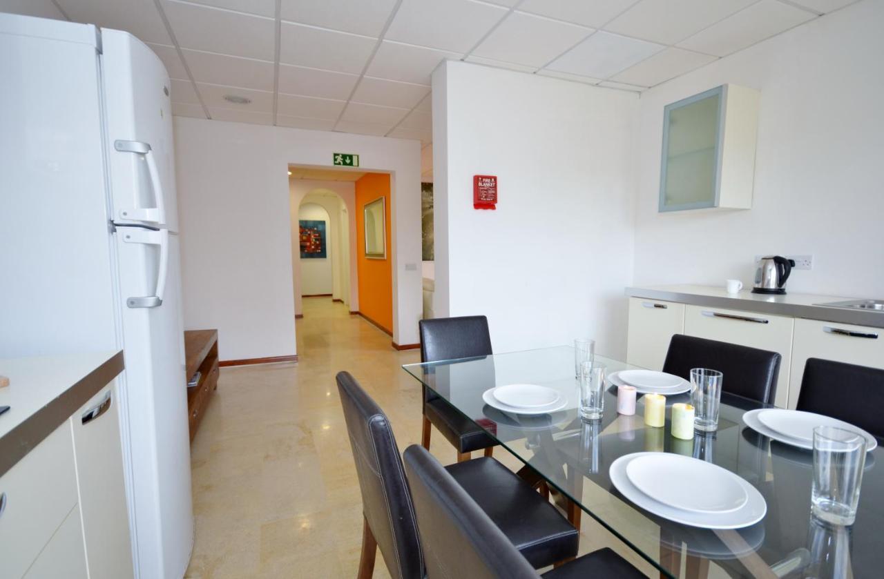Ferienwohnung Large St Julians Central 2 San Ġiljan Exterior foto