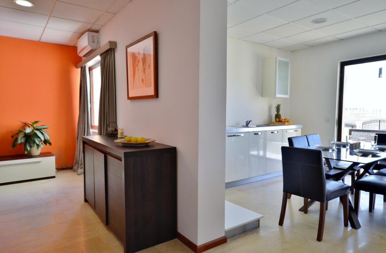 Ferienwohnung Large St Julians Central 2 San Ġiljan Exterior foto