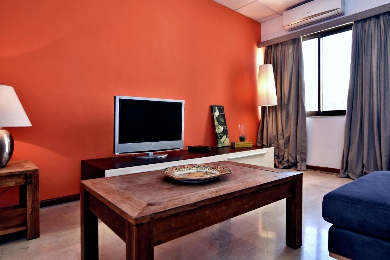 Ferienwohnung Large St Julians Central 2 San Ġiljan Exterior foto