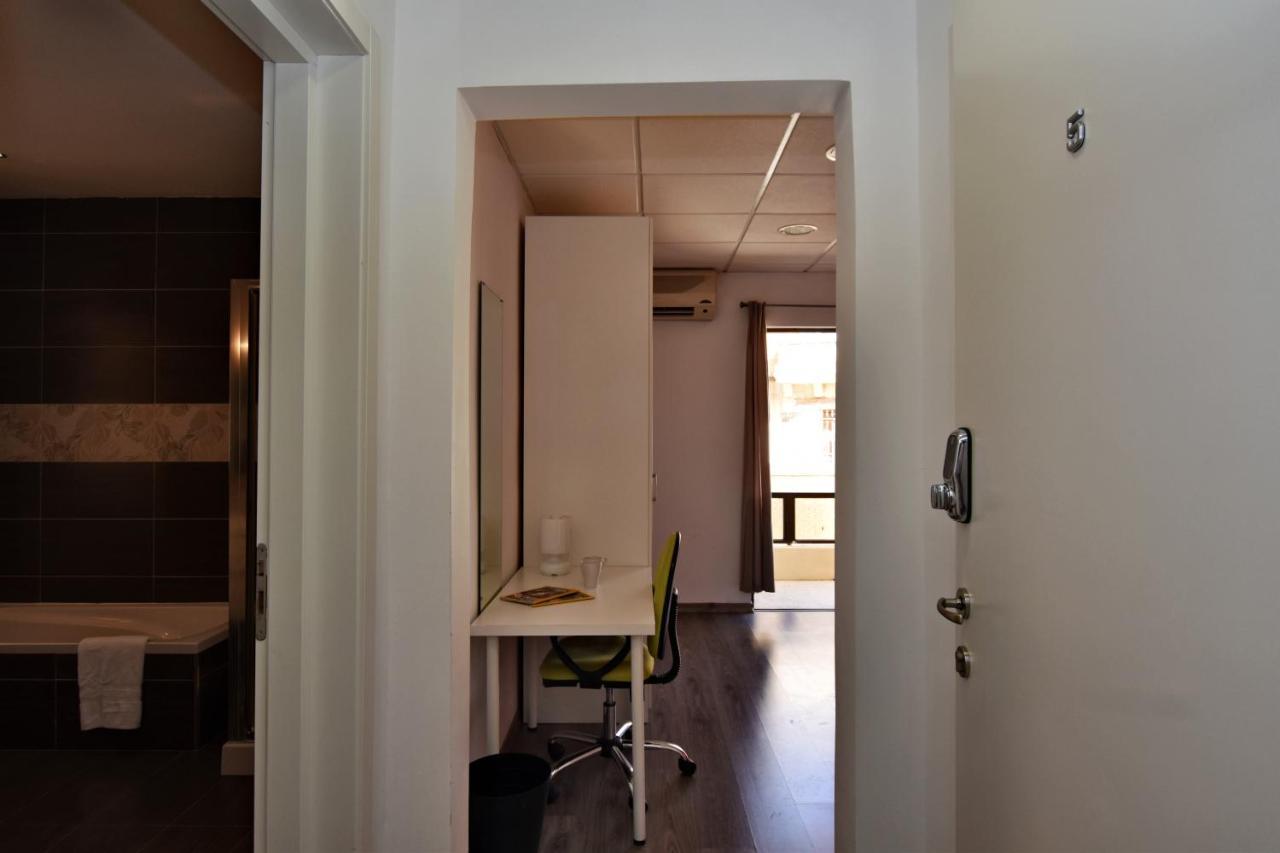 Ferienwohnung Large St Julians Central 2 San Ġiljan Exterior foto