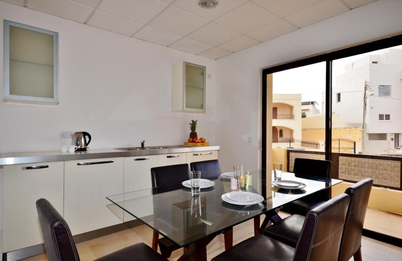 Ferienwohnung Large St Julians Central 2 San Ġiljan Exterior foto